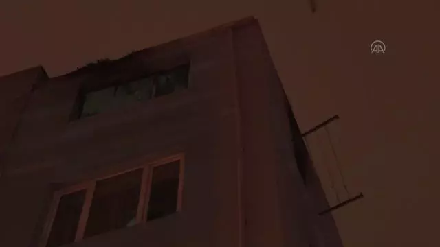 Son dakika haber | Beyoğlu'nda binada çıkan yangında 1 kişi yaralandı Son dakika haber | Beyoğlu'nda binada çıkan yangında 1 kişi yaralandı