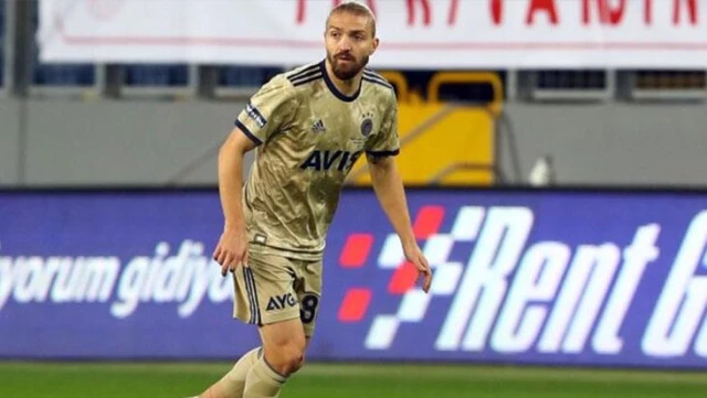 Caner Erkin congratulated his teammates on social media after Fenerbahçe won the Trabzonspor match