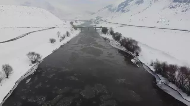 Son dakika... (DRONE) Murat Nehri'nin yüzeyinde akan buzlar görsel şölen sundu Son dakika... (DRONE) Murat Nehri'nin yüzeyinde akan buzlar görsel şölen sundu