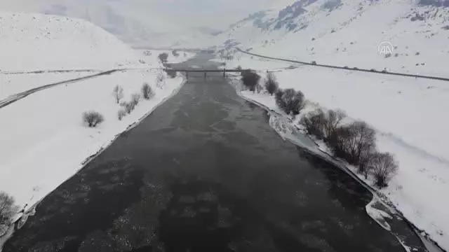 Son dakika... (DRONE) Murat Nehri'nin yüzeyinde akan buzlar görsel şölen sundu Son dakika... (DRONE) Murat Nehri'nin yüzeyinde akan buzlar görsel şölen sundu