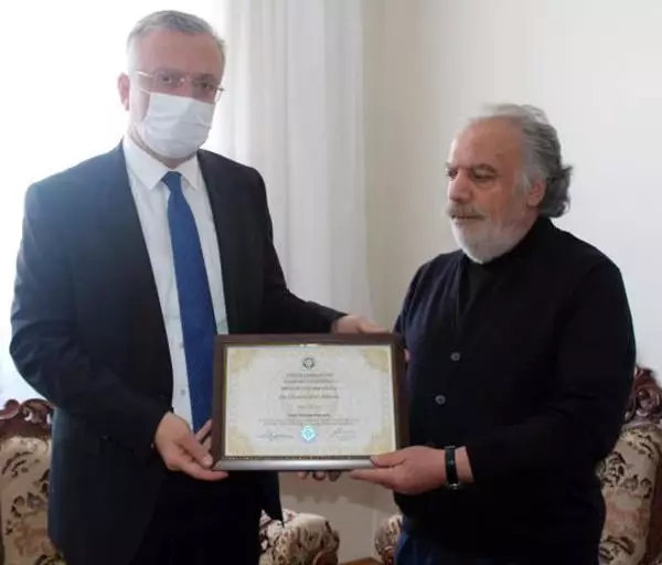 Gara şehidinin diploması ailesine teslim edildi Gara şehidinin diploması ailesine teslim edildi