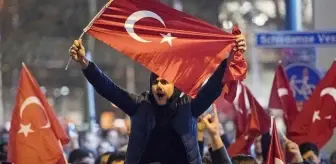 Rotterdam: Hollanda'dan AB dışındaki ülkelerin politikacılarına seçim propagandası yasağı Rotterdam: Hollanda'dan AB dışındaki ülkelerin politikacılarına seçim propagandası yasağı