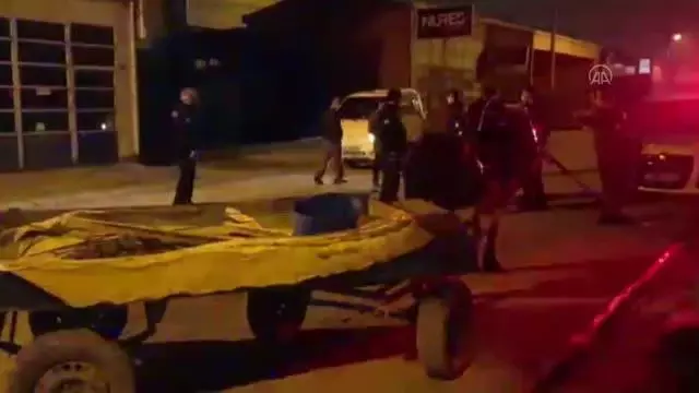 İnegöl'de at arabalı hırsızlık şüphelisi 2 kişi gözaltına alındı İnegöl'de at arabalı hırsızlık şüphelisi 2 kişi gözaltına alındı