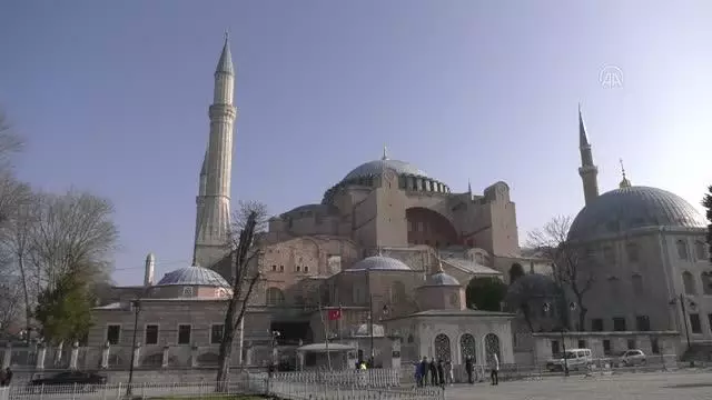 İngiliz senarist ve yönetmen Guy Ritchie, Ayasofya ve Topkapı Sarayı'nı gezdi İngiliz senarist ve yönetmen Guy Ritchie, Ayasofya ve Topkapı Sarayı'nı gezdi