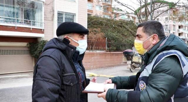 İzinsiz paket servis yapmasına rağmen laftan anlamayan vatandaş, polisi çileden çıkardı