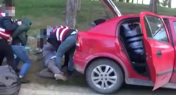 Son dakika haberi: Jandarmanın nefes kesen uyuşturucu operasyonu kamerada: 126 kilogram uyuşturucu ele geçirildi Son dakika haberi: Jandarmanın nefes kesen uyuşturucu operasyonu kamerada: 126 kilogram uyuşturucu ele geçirildi