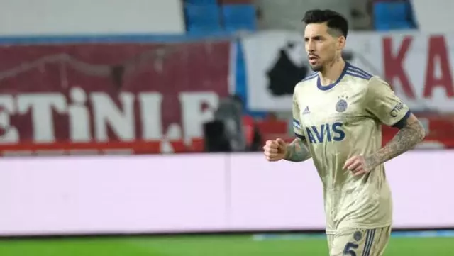 Jose Sosa applauded for his performance against Trabzonspor