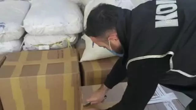 Son dakika: Kaçak tütün ve makaron operasyonunda 4 şüpheli yakalandı Son dakika: Kaçak tütün ve makaron operasyonunda 4 şüpheli yakalandı