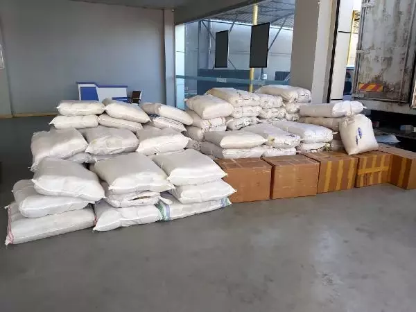 Son dakika: Kaçak tütün ve makaron operasyonunda 4 şüpheli yakalandı Son dakika: Kaçak tütün ve makaron operasyonunda 4 şüpheli yakalandı