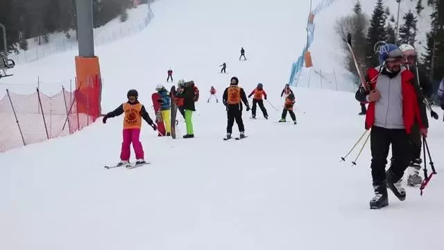 KASTAMONU - Mustafa Şahap Hancı Alp Disiplini Kayak Yarışmaları, Ilgaz Dağı'nda düzenlendi KASTAMONU - Mustafa Şahap Hancı Alp Disiplini Kayak Yarışmaları, Ilgaz Dağı'nda düzenlendi