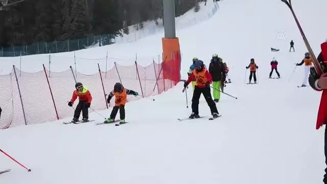 KASTAMONU - Mustafa Şahap Hancı Alp Disiplini Kayak Yarışmaları, Ilgaz Dağı'nda düzenlendi KASTAMONU - Mustafa Şahap Hancı Alp Disiplini Kayak Yarışmaları, Ilgaz Dağı'nda düzenlendi