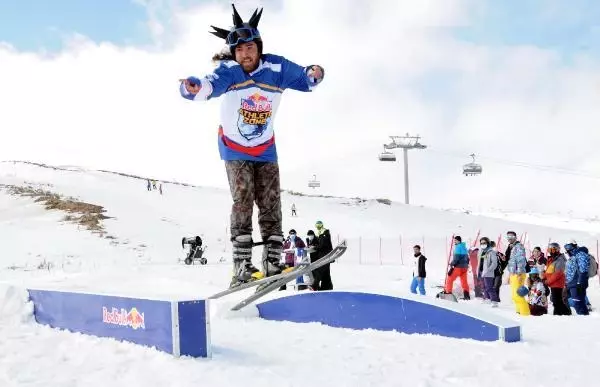 Snowboard tutkunları için Red Bull Athlete Zone Erciyes'te yapıldı Snowboard tutkunları için Red Bull Athlete Zone Erciyes'te yapıldı