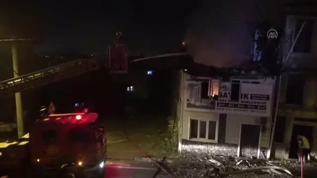 Son Dakika | Kullanılmayan 2 evde çıkan yangın söndürüldü Son Dakika | Kullanılmayan 2 evde çıkan yangın söndürüldü