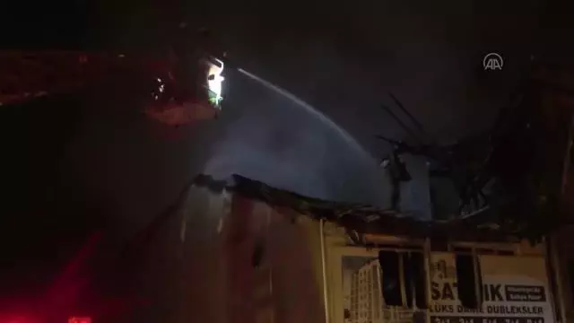 Son Dakika | Kullanılmayan 2 evde çıkan yangın söndürüldü Son Dakika | Kullanılmayan 2 evde çıkan yangın söndürüldü