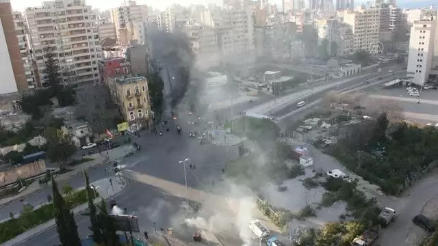 Lübnan'da son zamanlarda artan elektrik kesintileri protesto edildi Lübnan'da son zamanlarda artan elektrik kesintileri protesto edildi