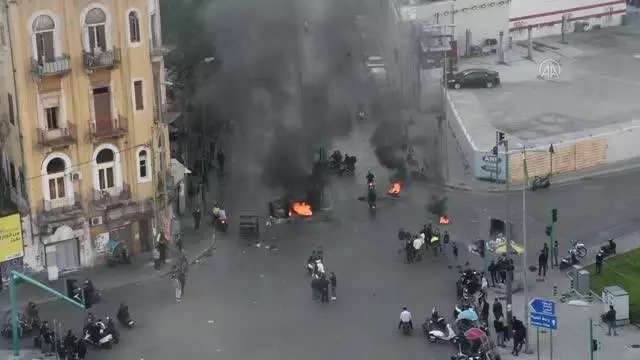 Lübnan'da son zamanlarda artan elektrik kesintileri protesto edildi Lübnan'da son zamanlarda artan elektrik kesintileri protesto edildi