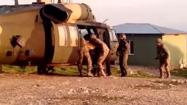 Şemdinli'de trafik kazasında ağır yaralanan çocuk, Kara Kuvvetlerine ait helikopterle hastaneye sevk edildi Şemdinli'de trafik kazasında ağır yaralanan çocuk, Kara Kuvvetlerine ait helikopterle hastaneye sevk edildi