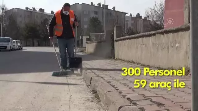 Sivas Belediyesi 'Çöpçüler Kralı' filminin müziği ile temizlik klibi hazırladı Sivas Belediyesi 'Çöpçüler Kralı' filminin müziği ile temizlik klibi hazırladı