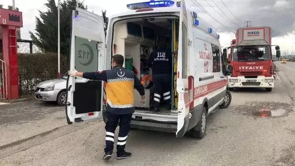 Yangını söndürmek isterken dumandan etkilendi Yangını söndürmek isterken dumandan etkilendi