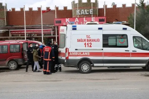 Yangını söndürmek isterken dumandan etkilendi Yangını söndürmek isterken dumandan etkilendi