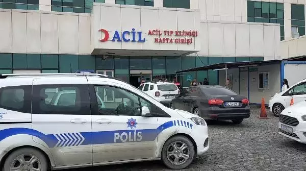 3 kişinin bulunduğu otomobile silahlı saldırı kamerada 3 kişinin bulunduğu otomobile silahlı saldırı kamerada