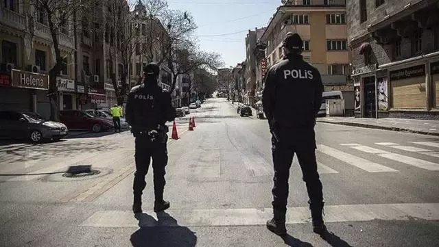 Ankara dahil 42 ilde hafta sonu sokağa çıkma kısıtlaması kalkıyor Ankara dahil 42 ilde hafta sonu sokağa çıkma kısıtlaması kalkıyor