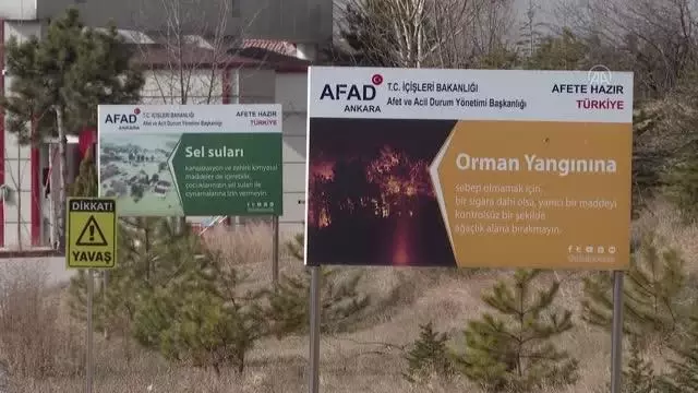 AFAD ekipleri arama kurtarma çalışmalarını 'arkeolog' hassasiyetinde yürütüyor (2) AFAD ekipleri arama kurtarma çalışmalarını 'arkeolog' hassasiyetinde yürütüyor (2)