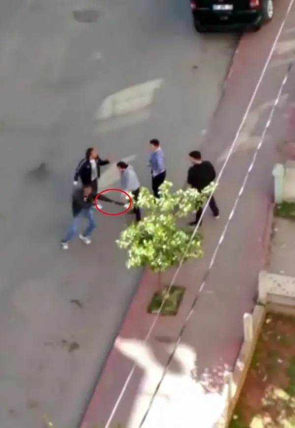 Son Dakika | Antalya'da bıçaklı, sopalı, pompalı tüfekli kavga kamerada Son Dakika | Antalya'da bıçaklı, sopalı, pompalı tüfekli kavga kamerada