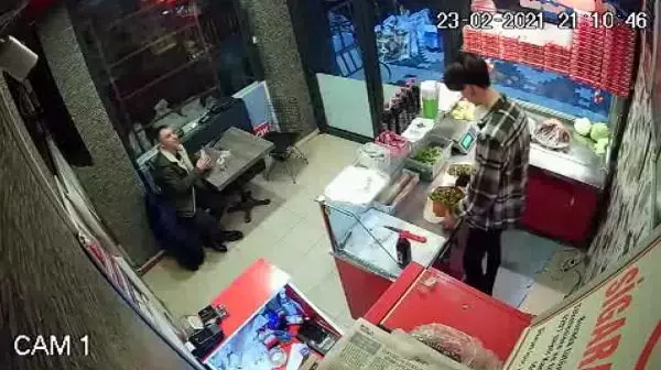 Çiğ köfte 'acılı' diye çalışana saldırıp, yumruklayan şüpheli serbest Çiğ köfte 'acılı' diye çalışana saldırıp, yumruklayan şüpheli serbest