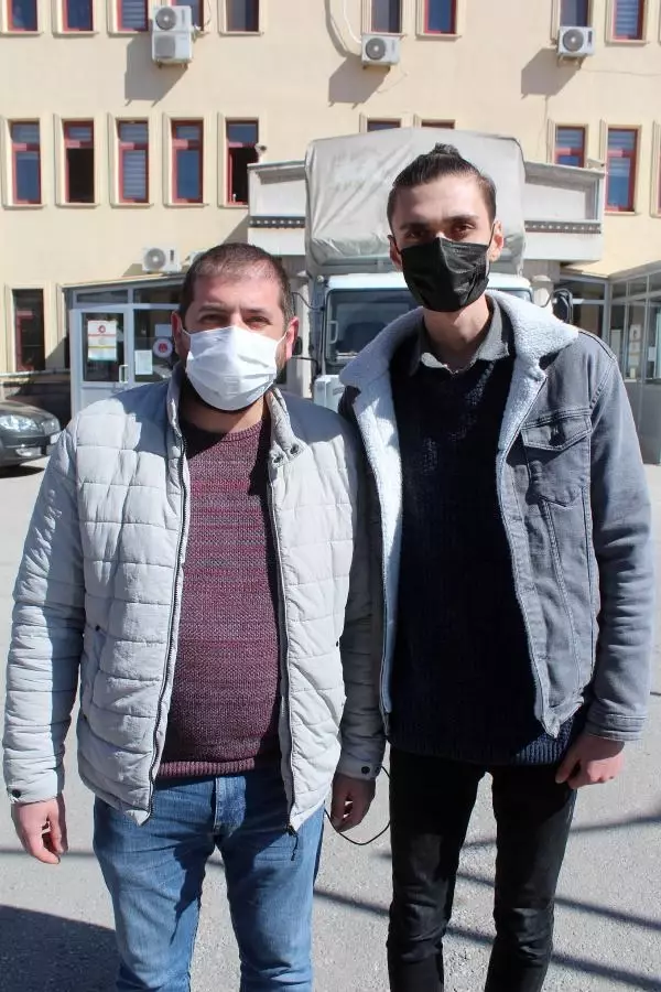 AFYONKARAHİSAR - Çiğ köfte 'acılı' olduğu gerekçesiyle darbedilen iş yeri çalışanı yaşadıklarını anlattı (2) AFYONKARAHİSAR - Çiğ köfte 'acılı' olduğu gerekçesiyle darbedilen iş yeri çalışanı yaşadıklarını anlattı (2)