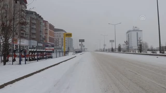 Doğu Anadolu kar yağışıyla yeniden beyaza büründü
