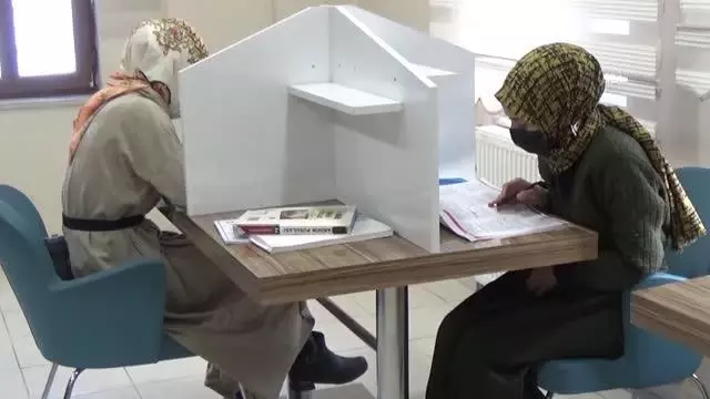 Gençler, belediye bünyesindeki kurslarda geleceğe hazırlanıyor