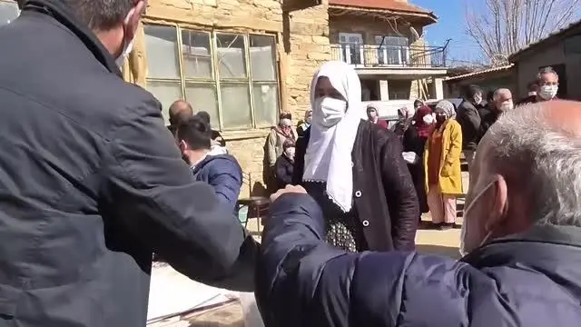 Hüyük'te, çilek üreticilerine 'malç örtülü çilek yetiştiriciliği' desteği Hüyük'te, çilek üreticilerine 'malç örtülü çilek yetiştiriciliği' desteği