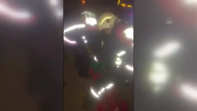 Kamyon ile otomobil çarpıştı: 2 yaralı Kamyon ile otomobil çarpıştı: 2 yaralı