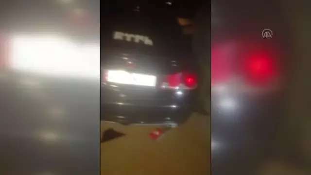 Kamyon ile otomobil çarpıştı: 2 yaralı Kamyon ile otomobil çarpıştı: 2 yaralı