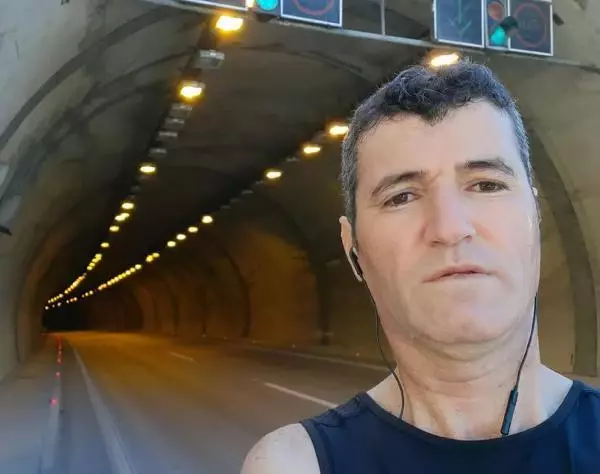 Koşarken hafif ticari aracın çarptığı kişi, triatlona hazırlanıyormuş Koşarken hafif ticari aracın çarptığı kişi, triatlona hazırlanıyormuş
