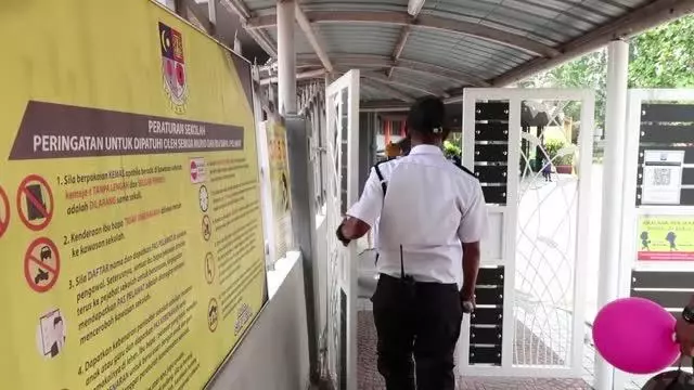 Son dakika: KUALA LUMPUR - Malezya'da ana sınıfı öğrencileri yüz yüze eğitime başladı Son dakika: KUALA LUMPUR - Malezya'da ana sınıfı öğrencileri yüz yüze eğitime başladı