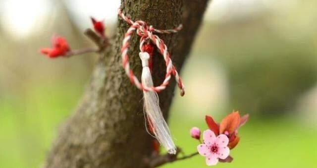 Martenitsa (Marteniçka) nedir? ne zaman ve neden takılır? Martenitsa nasıl yapılır?