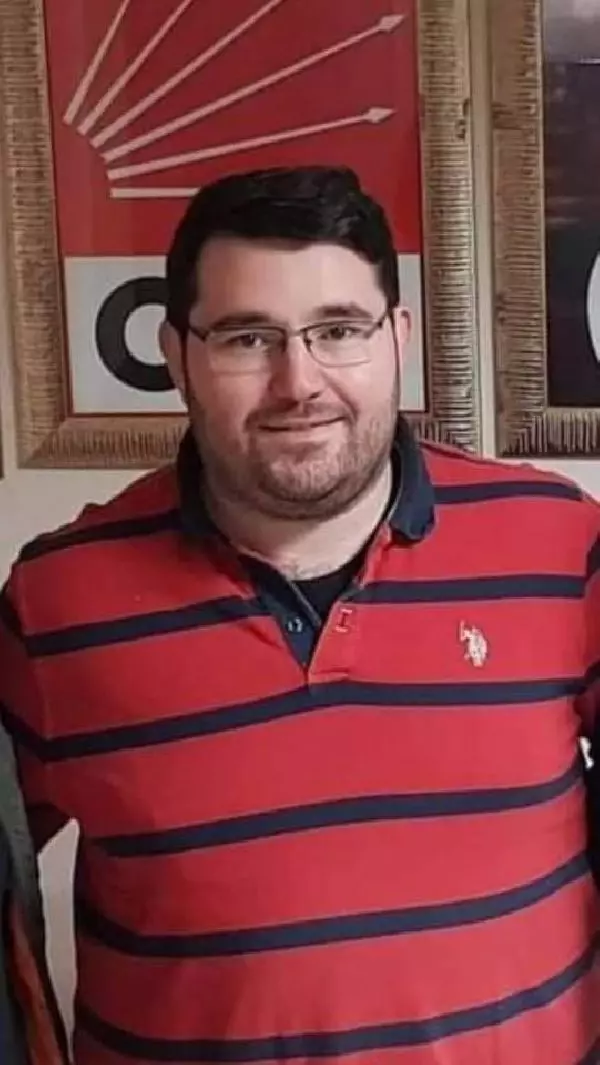 Silivri'de intihar eden kişi, öldürdüğü öz annesi ve üvey annesi ile Tokat'ta toprağa verildi Silivri'de intihar eden kişi, öldürdüğü öz annesi ve üvey annesi ile Tokat'ta toprağa verildi