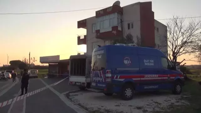 Son dakika... Psikolojik tedavi gördüğü ileri sürülen bir kişi, annesini bıçakla öldürdü Son dakika... Psikolojik tedavi gördüğü ileri sürülen bir kişi, annesini bıçakla öldürdü