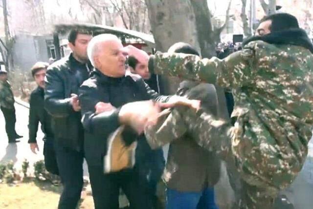 Son Dakika: Ermenistan yangın yeri! Muhalif göstericiler hükümet binasını bastı Son Dakika: Ermenistan yangın yeri! Muhalif göstericiler hükümet binasını bastı