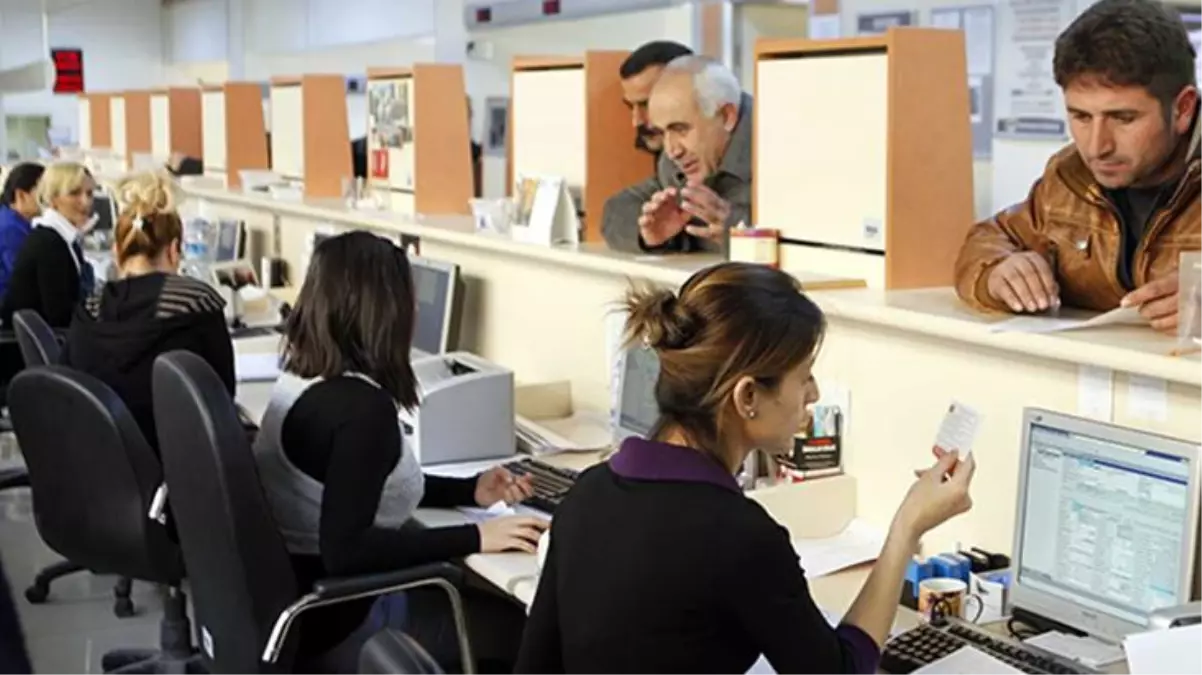 Son Dakika: Yapılandırmada son gün olması nedeniyle görevli personel ve ödeme yapacaklar kısıtlamadan muaf tutulacak