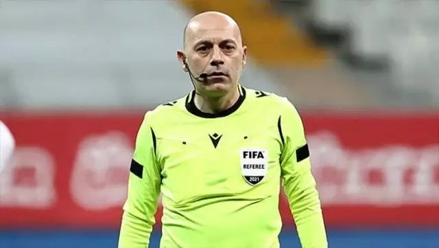 The referees who will work in the 28th week of the Super Toto Super League have been announced! Yaşar Kemal Uğurlu and Cüneyt Çakır were not assigned The referees who will work in the 28th week of the Super Toto Super League have been announced! Yaşar Kemal Uğurlu and Cüneyt Çakır were not assigned