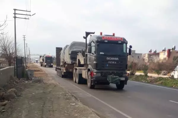 Suriye sınırına tank ve beton blok sevkiyatı Suriye sınırına tank ve beton blok sevkiyatı