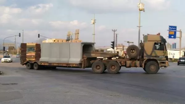 Suriye sınırına tank ve beton blok sevkiyatı Suriye sınırına tank ve beton blok sevkiyatı