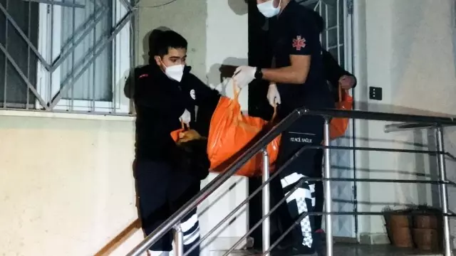 'Telefonla çok oynuyorsun' diyerek sevgilisini pompalı tüfekle vurdu 'Telefonla çok oynuyorsun' diyerek sevgilisini pompalı tüfekle vurdu