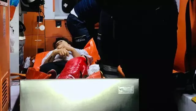'Telefonla çok oynuyorsun' diyerek sevgilisini pompalı tüfekle vurdu 'Telefonla çok oynuyorsun' diyerek sevgilisini pompalı tüfekle vurdu