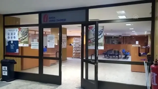 Trakya'da, yapılandırma borçları için açık tutulan vergi dairelerinde mesai sakin geçti Trakya'da, yapılandırma borçları için açık tutulan vergi dairelerinde mesai sakin geçti