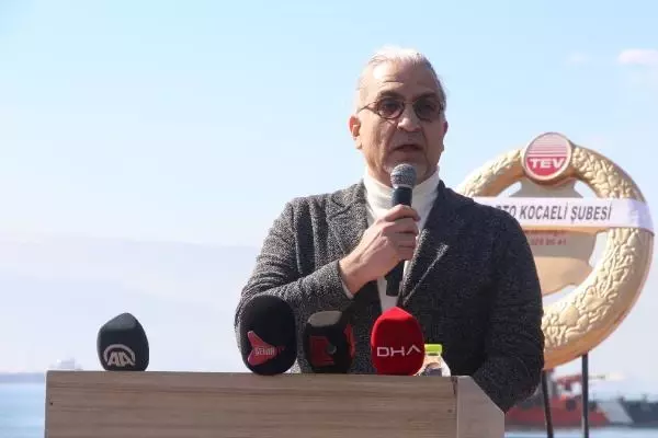 Üsküdar Vapuru faciasında hayatını kaybedenler anıldı Üsküdar Vapuru faciasında hayatını kaybedenler anıldı