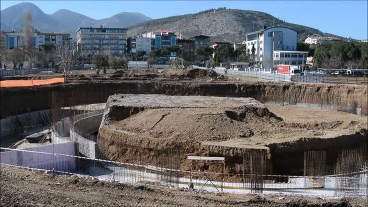 Vali Yaşar Karadeniz, 'Soma Millet Bahçesi' inşaatını inceledi